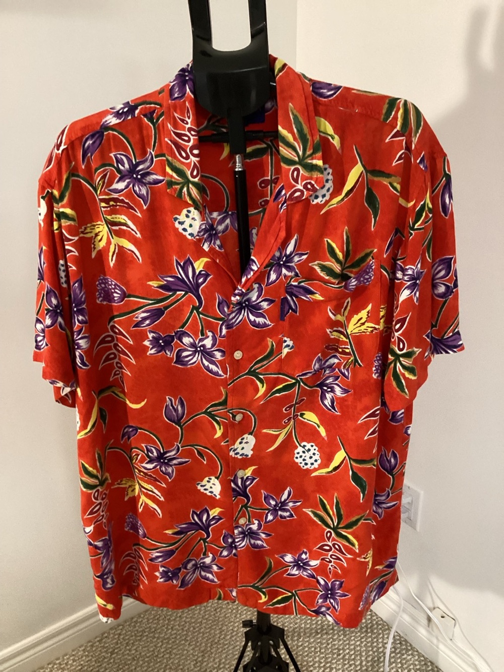 2/$25 Men's Medium Red Floral Short-Sleeve Shirt Party Fun
